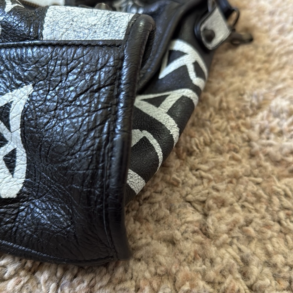 Balenciaga Graffiti Large City Purse vintage black and white. - Picture 9 of 13